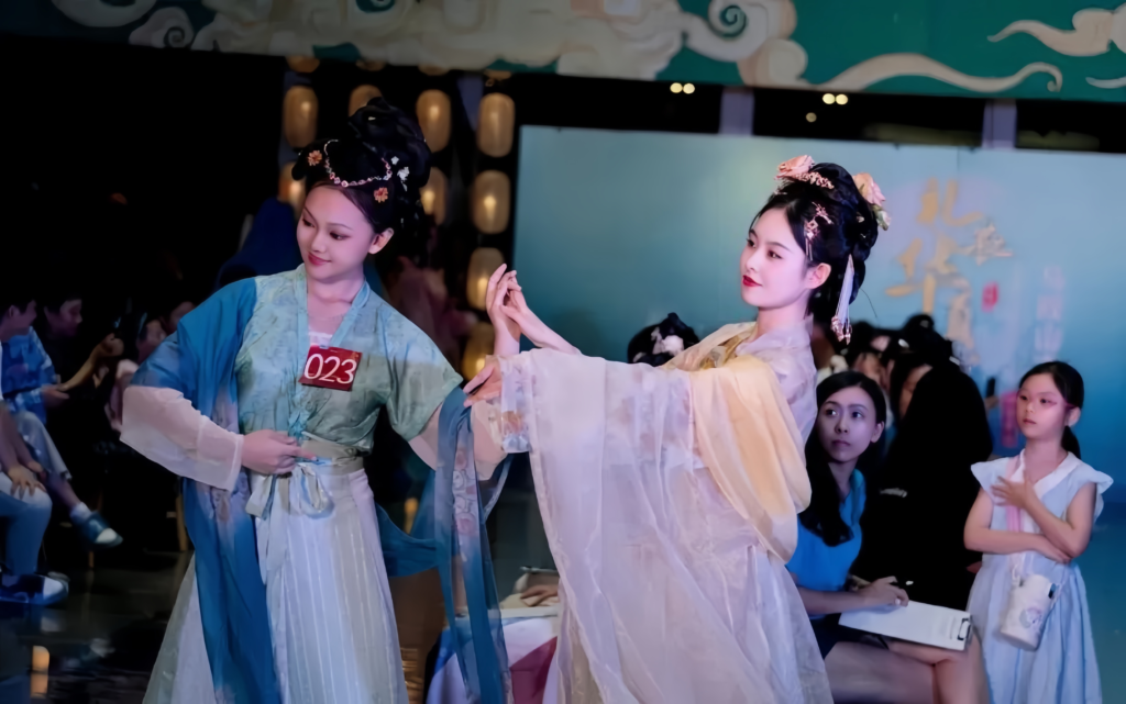 Hanfu modeling competition