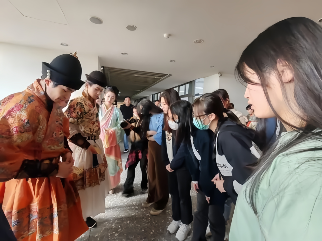 Hanfu culture,Taoyuan Lantern Festival, traditional Chinese clothing, cross-strait exchange