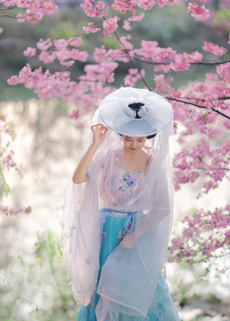 Hanfu cherry blossoms,Wuhan cherry blossoms, traditional Hanfu