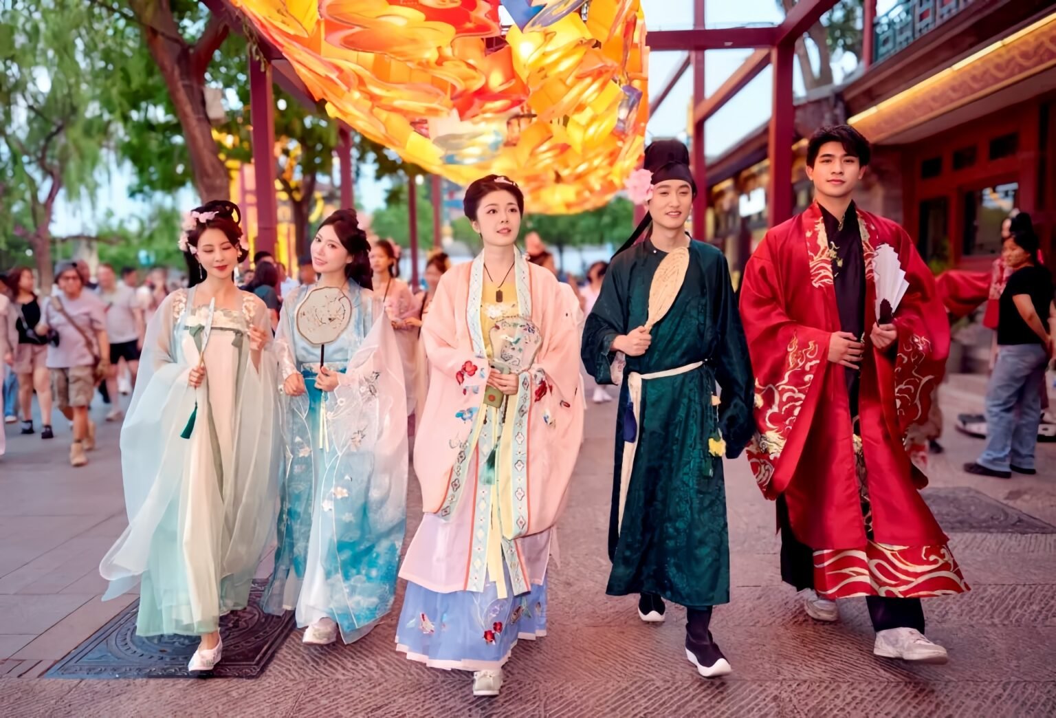Hanfu Fashion Evolution: Tang to Ming Styles