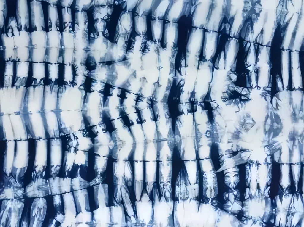 Chinese Tie-Dye: Hanfu Tie-Dye from Tang Dynasty to Modern
Explore the history and beauty of Chinese tie-dye, from Tang Dynasty elegance tomodem Hanfu tie-dye patterns and fabric dyeing techniques.