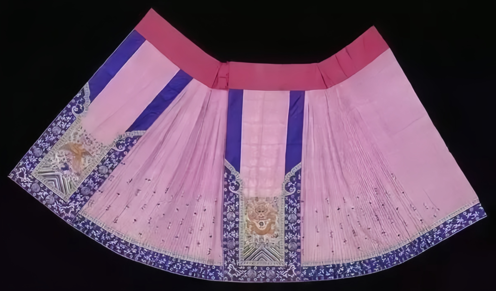 Evolution of Chinese Skirts in Traditional Clothing
From the Shen Yi to the Mamian skirt, the evolution of Chinese skirts spans thousands ofyears. Explore how Hanfu skirts shaped traditional Chinese clothing styles.