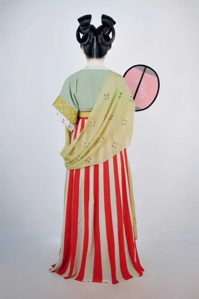 Evolution of Chinese Skirts in Traditional Clothing
From the Shen Yi to the Mamian skirt, the evolution of Chinese skirts spans thousands ofyears. Explore how Hanfu skirts shaped traditional Chinese clothing styles.