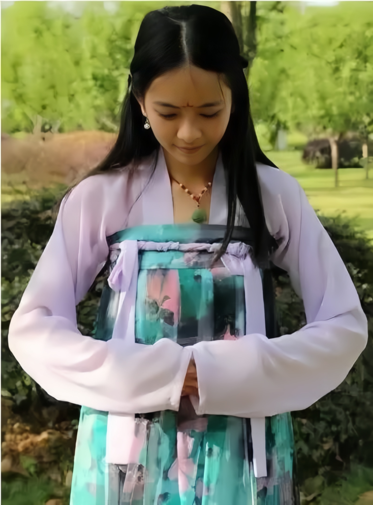 Hanfu etiquette
Traditional Chinese clothing
Hanfu wearing tips
Chinese cultural rituals
Hanfu posture guide