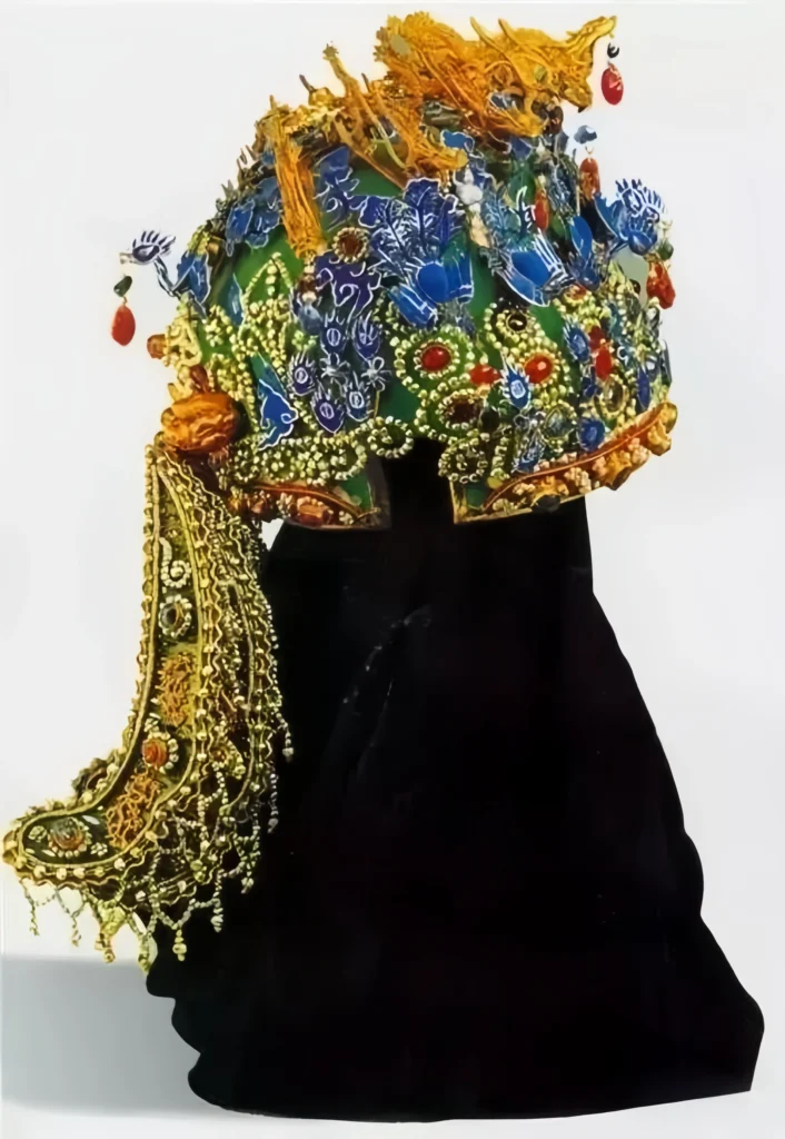 Ming dynasty phoenix crowns
Traditional Chinese headpieces
Chinese royal jewelry
Historical Ming fashion
Ming dynasty royal artifacts