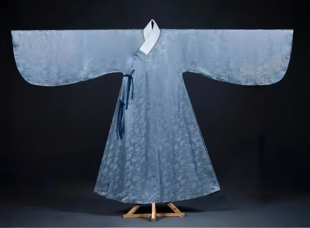 Hanfu vs drama costumes
Real Hanfu
Drama costume mistakes
Hanfu shape rules
Chinese style fashion