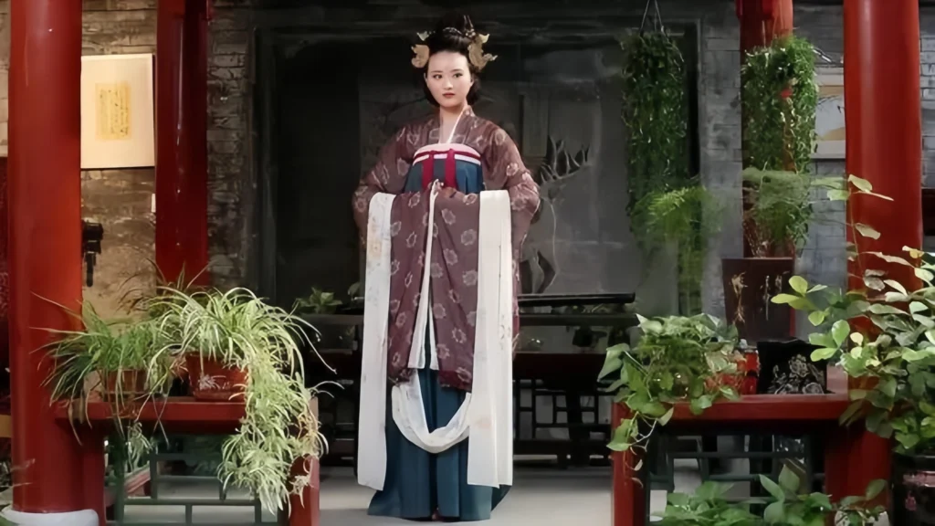 Hanfu vs drama costumes
Real Hanfu
Drama costume mistakes
Hanfu shape rules
Chinese style fashion
