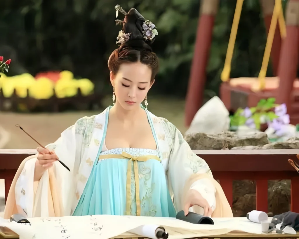 Hanfu vs drama costumes
Real Hanfu
Drama costume mistakes
Hanfu shape rules
Chinese style fashion