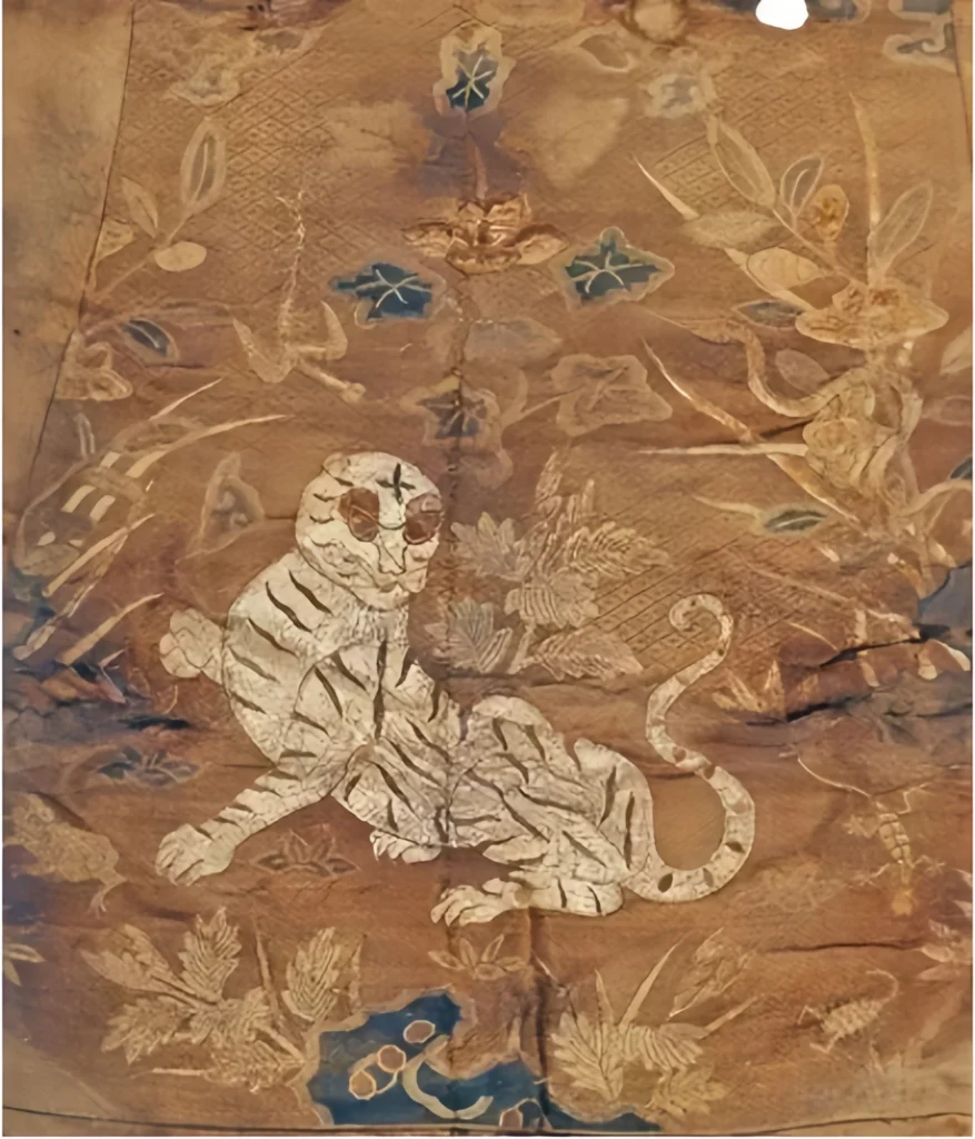 Ming consort clothing
Ming Hanfu auspicious garments
Ming Hanfu casual wear
Ming Hanfu festival attire
Ming Hanfu palace wear