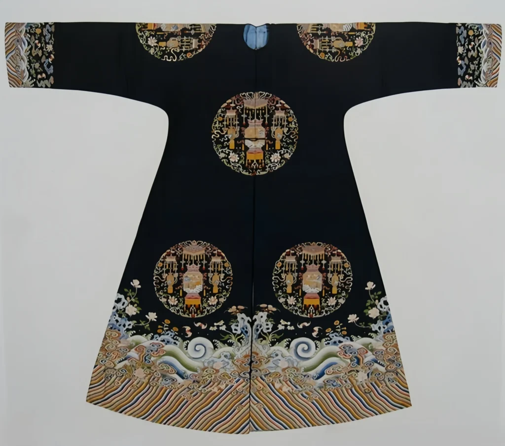 Ming auspicious clothing
Ming festival clothes
Ming seasonal motifs
Ming Hanfu pattern
Ming Dynasty Hanfu